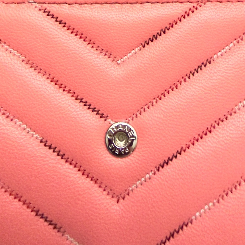 Pink CHANEL Compact V Stitch Leather Wallet Card Holder - Picture 4 of 8